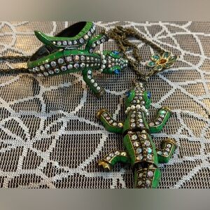 Betsey Johnson Alligator necklace and bracelet set.